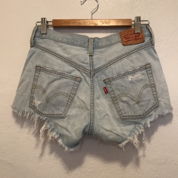Levi’s 501 button fly jean shorts - Picture 6 of 15